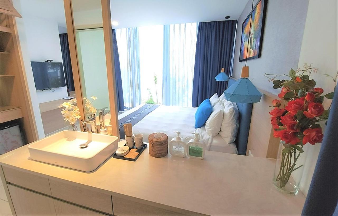 Oceanami Villa Resort: Beachfront Villas with Pool and BBQ in Long Hai Exterior photo
